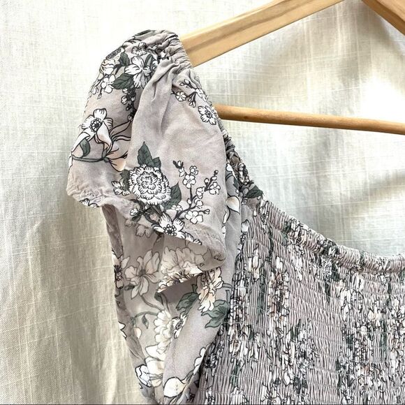 Torrid gray floral off the shoulder fit flare 1x - Picture 9 of 13